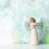 Figurina Willow Tree - Angel of Healing - Cu mangaierea asta, te vindec si iti dau curaj!