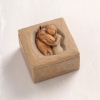 Figurina Willow Tree - Quiet Strength Memory Box - Puterea linistita - cutiuta pentru amintiri - Ce pace imi da intalnirea cu tine...esti intotdeauna acolo pentru mine!