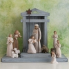 Willow Tree figurine - Peace on Earth - An embrace of peace